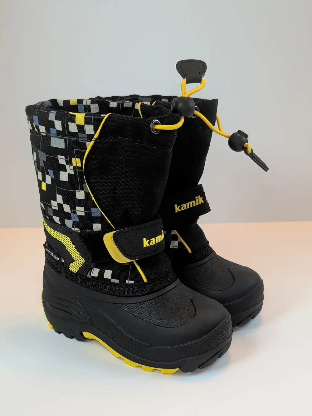 Kamik Black and Yellow Kids Waterproof Winter Boots with Geometric Print Size 8
